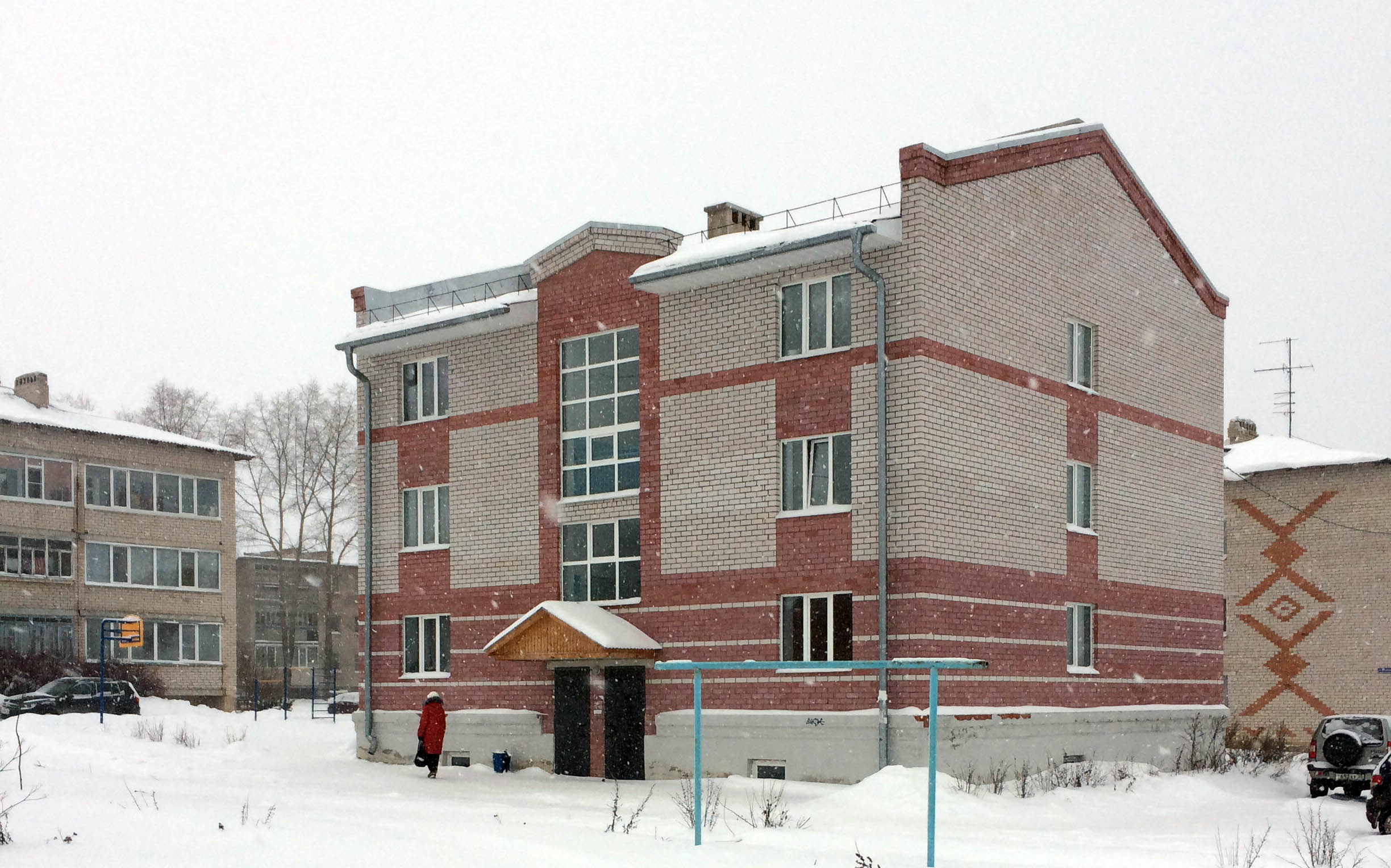 3-х этажный, 12 квартирный жилой дом